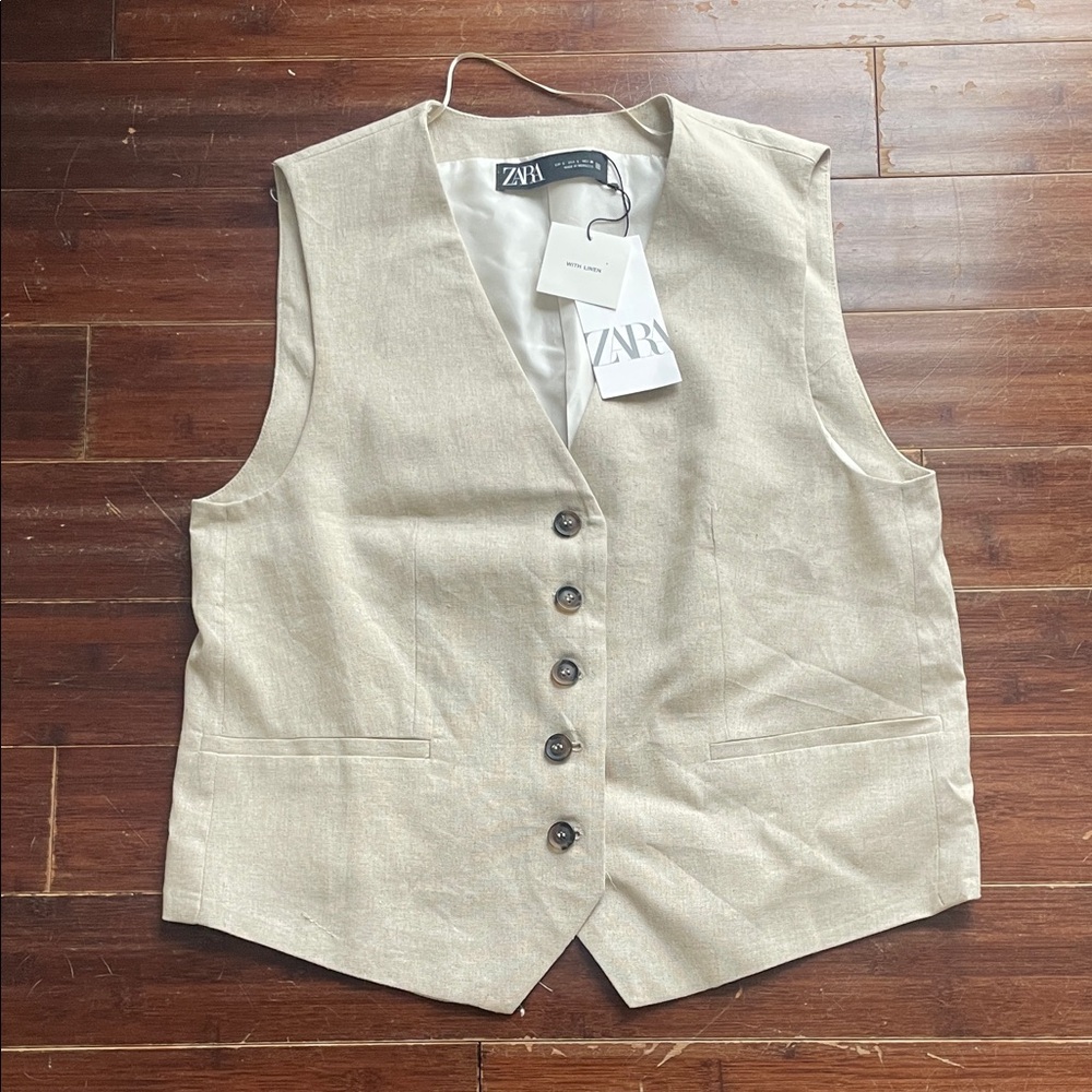 NWT!!! ZARA vest… size large